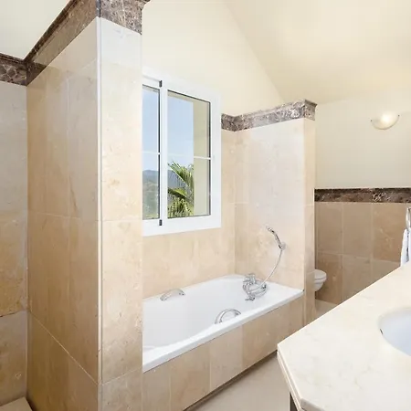 Villa Exceptional Views From 5 Bed + Pool Rdr300 Marbella