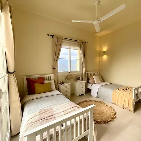 Exceptional Views From 5 Bed + Pool Rdr300 Villa