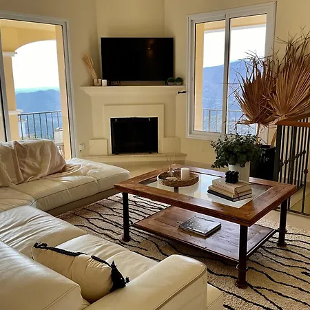 Exceptional Views From 5 Bed + Pool Rdr300