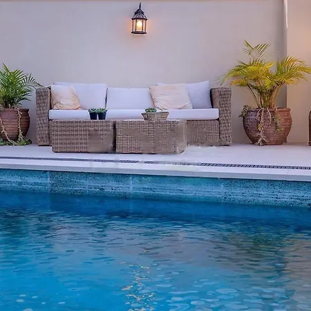 Exceptional Views From 5 Bed + Pool Rdr300 Villa